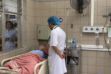 Giáp Tết, gia tăng bệnh nhân ngộ độc rượu