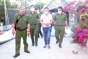 Hẹn giải quyết nợ nần, 2 nhóm chém nhau, nổ súng như phim