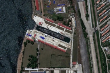 Chi tiết đặc biệt trong nỗ lực giải cứu tàu chiến bị nát đáy của Triều Tiên