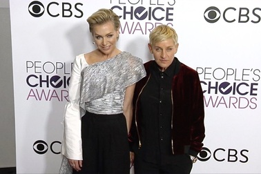 Ellen Degeneres cùng vợ dự sự kiện