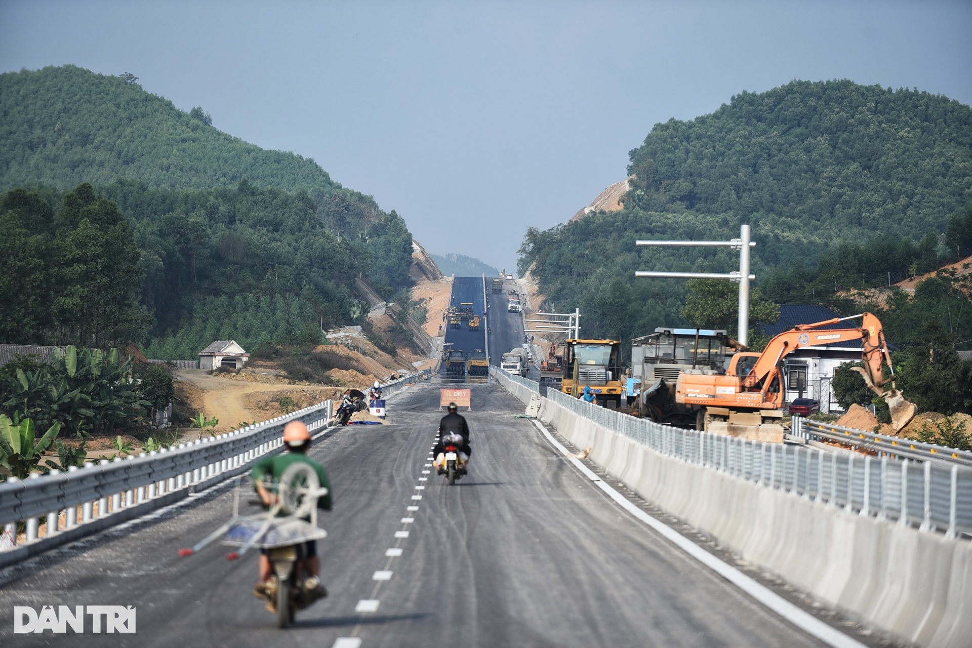 Toàn cảnh cao tốc Tuyên Quang - Phú Thọ sắp thông xe - 6 Toàn cảnh cao tốc Tuyên Quang - Phú Thọ sắp thông xe - 6