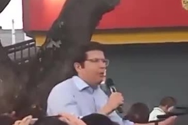 Ứng viên tổng thống Colombia bị bắn vào đầu