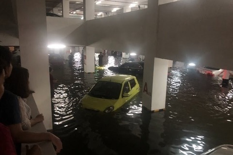 Đà Nẵng cảnh báo các chung cư di tản ô tô, đề phòng ngập nặng