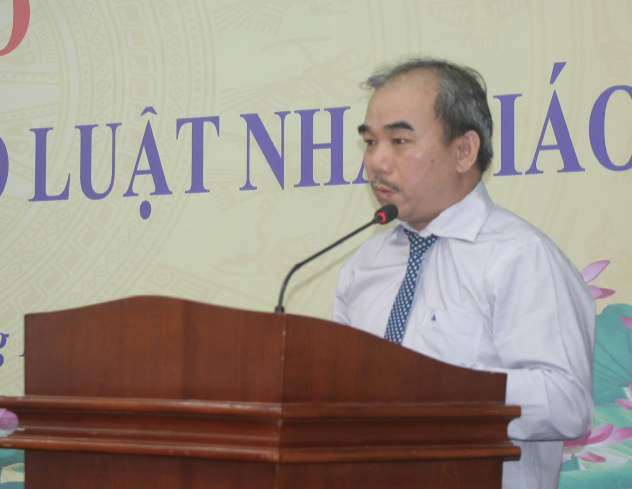 Diretor de escola na Cidade de Ho Chi Minh revelou que o maior salário para professores é de 60 milhões de VND - 1 Hiệu trưởng ở TPHCM tiết lộ lương giáo viên cao nhất 60 triệu đồng - 1