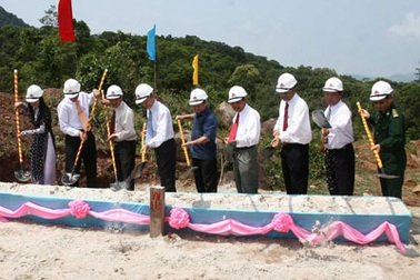 Khởi công xây dựng cột mốc biên giới 635