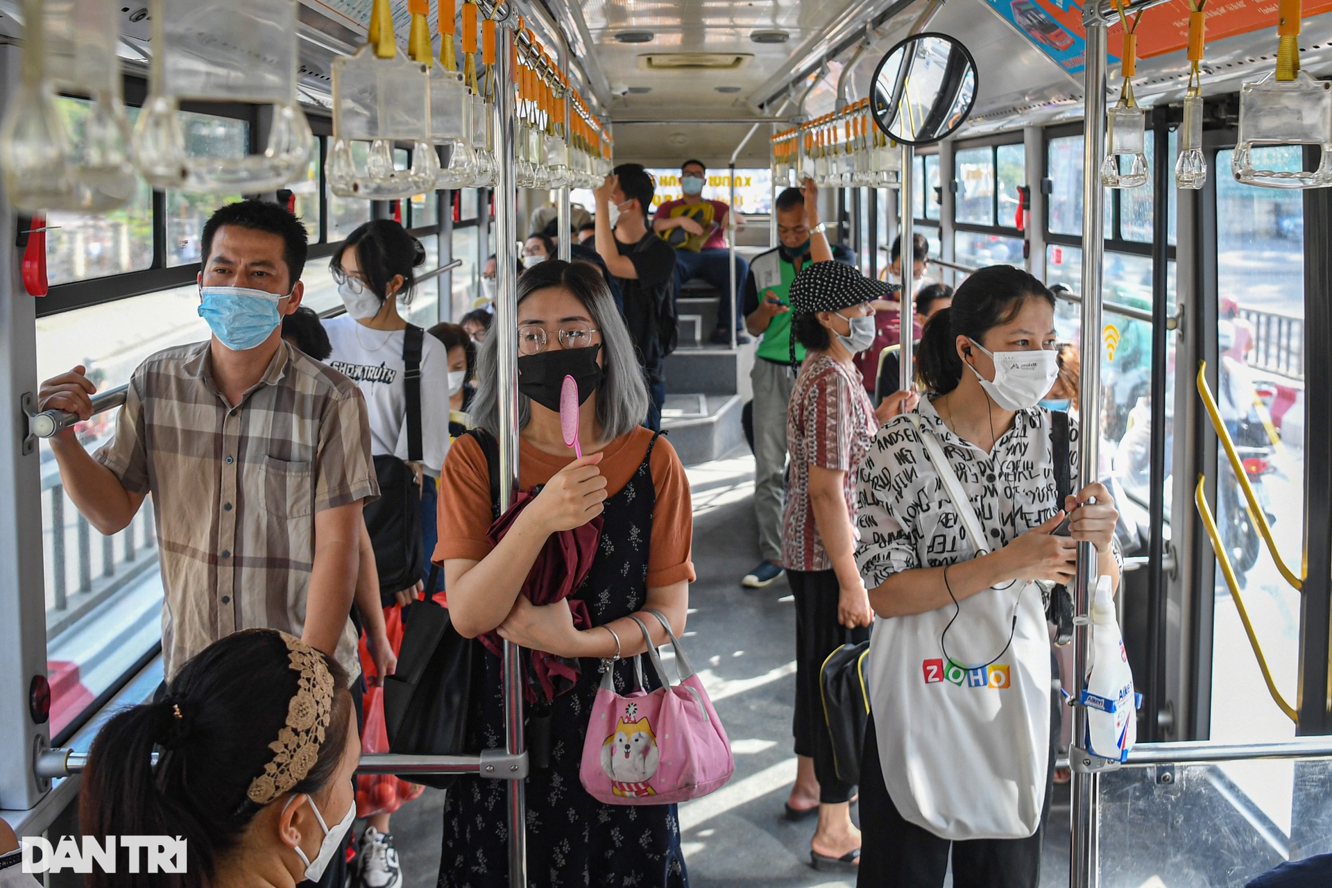 BRT sau 6 năm hoạt động: Đói khách, bị các phương tiện khác chèn ép - 5 BRT sau 6 năm hoạt động: Đói khách, bị các phương tiện khác chèn ép - 5