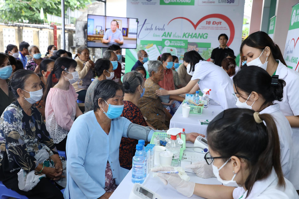 LiveSpo Pharma cùng nhà thuốc An Khang khám bệnh, phát thuốc miễn phí ở Bến Tre - 1 LiveSpo Pharma cùng nhà thuốc An Khang khám bệnh, phát thuốc miễn phí ở Bến Tre - 1