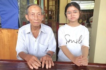 Nữ sinh mồ côi đạt điểm cao khối C00, ước mơ trở thành cô giáo dạy văn