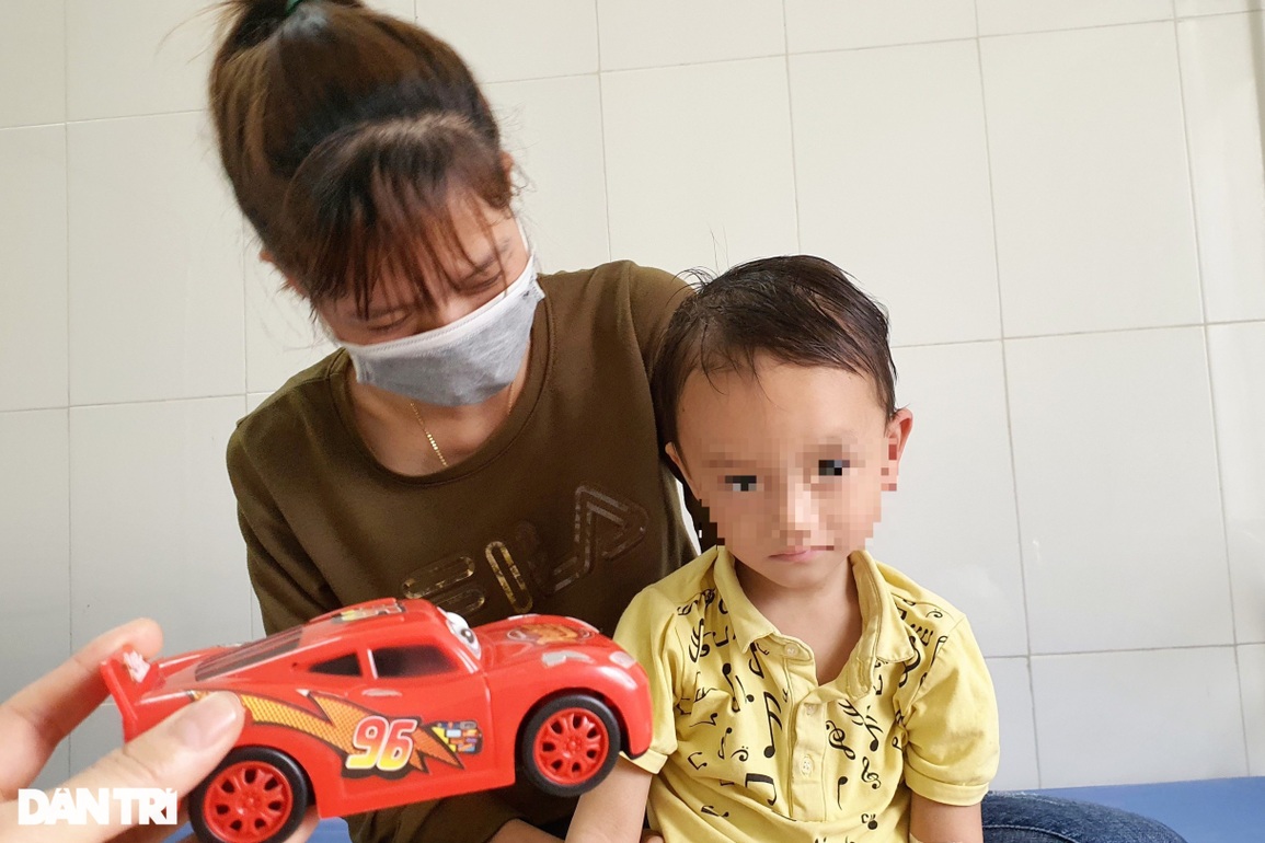 Cứu sống F0 3 tuổi uống nhầm thuốc diệt chuột - 3 Cứu sống F0 3 tuổi uống nhầm thuốc diệt chuột - 3