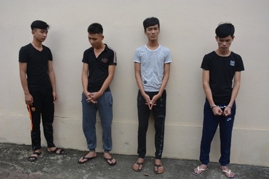 Khởi tố 4 đối tượng cho vay nặng lãi, dùng hung khí đòi nợ thuê