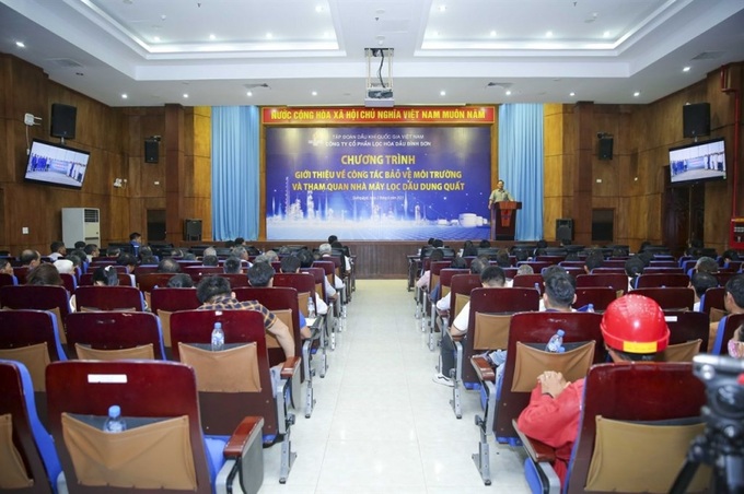 BSR tổ chức chương trình giới thiệu về công tác bảo vệ môi trường và tham quan NMLD Dung Quất cho bà con nhân dân xã Bình Trị.