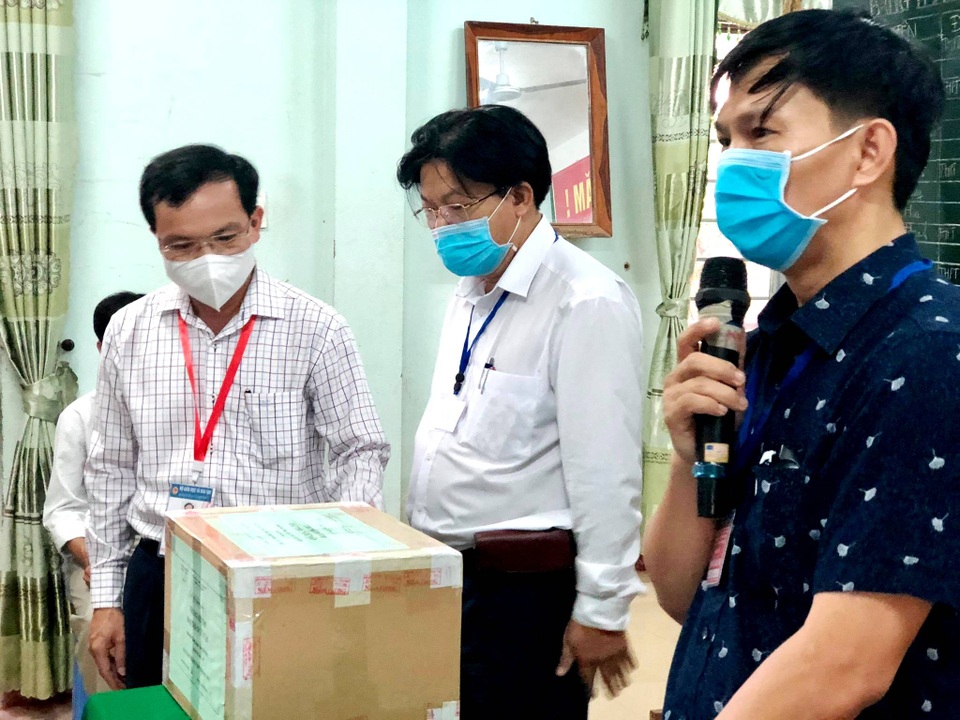 Cục trưởng Mai Văn Trinh kiểm tra công tác coi thi tốt nghiệp tại Quảng Nam - 4 Cục trưởng Mai Văn Trinh kiểm tra công tác coi thi tốt nghiệp tại Quảng Nam - 4