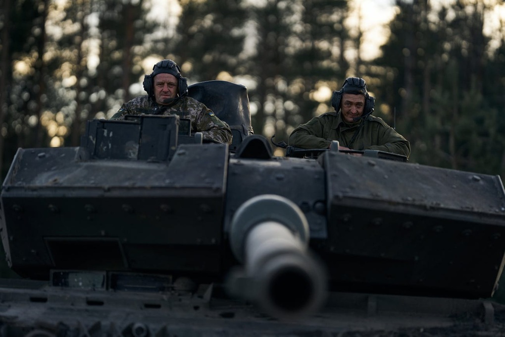 Lý do Ukraine chỉ còn vài xe tăng Leopard 2 có thể tác chiến - 1 Lý do Ukraine chỉ còn vài xe tăng Leopard 2 có thể tác chiến - 1