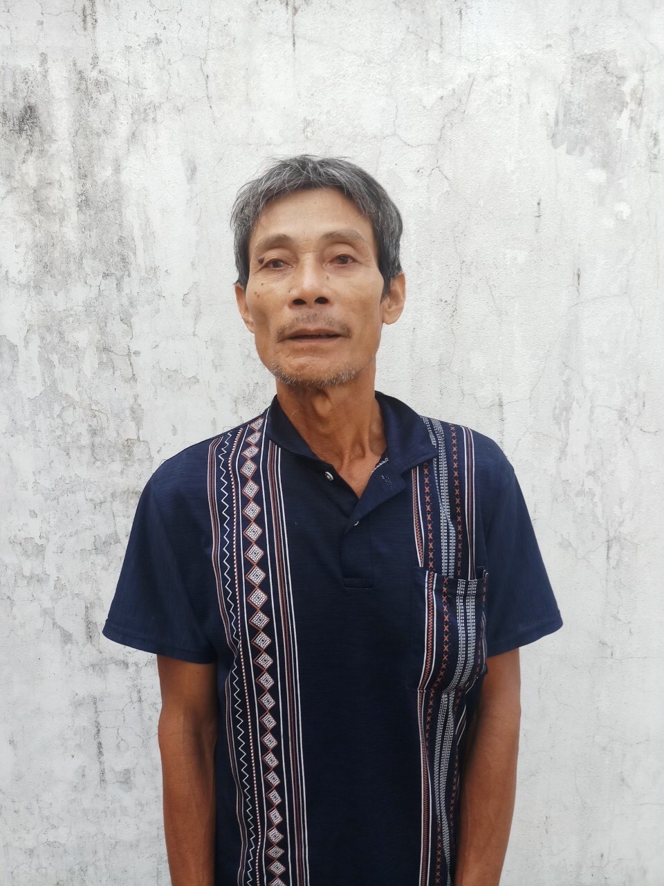 Chặt củi một mình, cô gái trẻ bị gã hàng xóm giở trò đồi bại - 1 Chặt củi một mình, cô gái trẻ bị gã hàng xóm giở trò đồi bại - 1