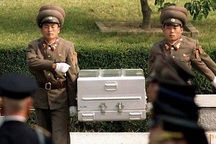 Máy bay vận tải Mỹ tới Triều Tiên nhận hài cốt binh sĩ