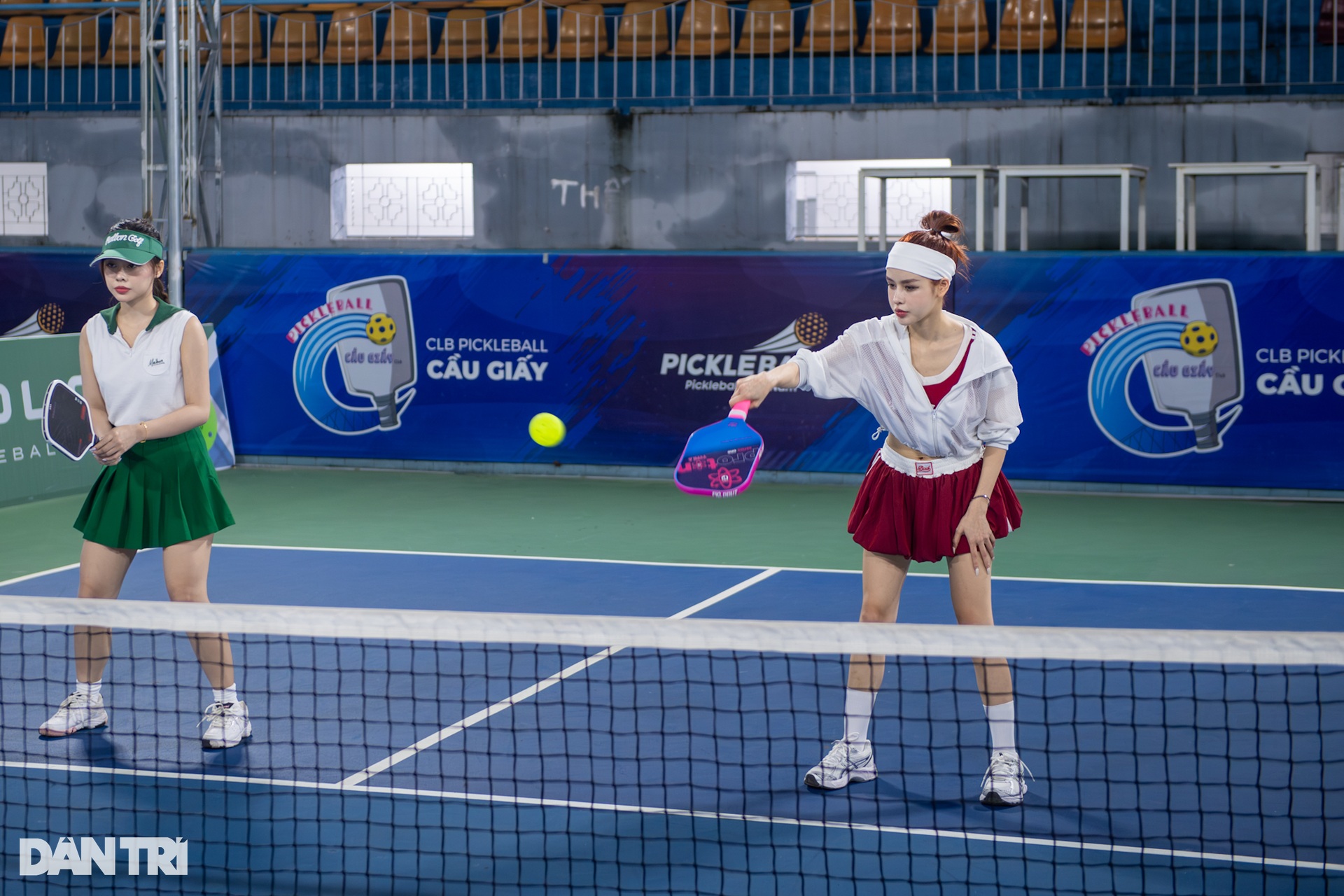 Những bóng hồng xinh đẹp trên sân pickleball ở Hà Nội - 1