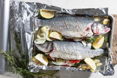 Tại sao không nên gói đồ ăn thừa trong giấy bạc?