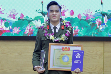 Thủ khoa Học viện An ninh: "Em muốn ưu tú để phụng sự Tổ quốc, nhân dân"