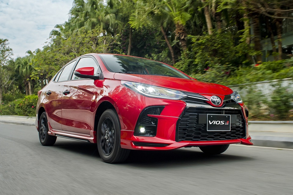 So sánh Honda City RS và Toyota Vios GR-S: Đồng hương tương tàn - 11 So sánh Honda City RS và Toyota Vios GR-S: Đồng hương tương tàn - 11