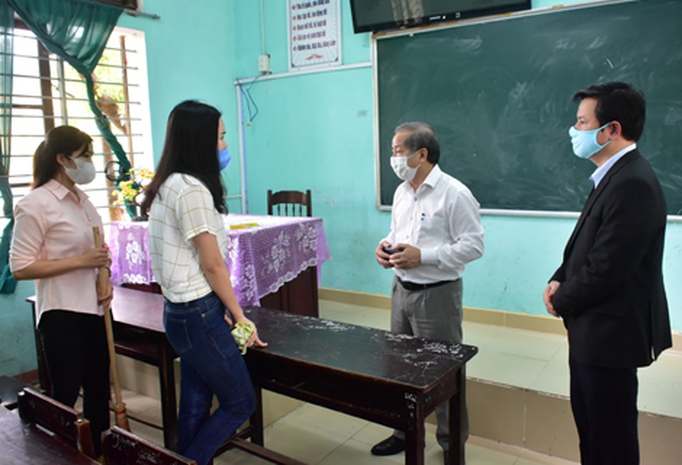 Toàn tỉnh Thừa Thiên Huế ra quân vệ sinh trường học chào đón năm học mới - 2 Toàn tỉnh Thừa Thiên Huế ra quân vệ sinh trường học chào đón năm học mới - 2
