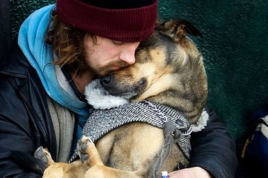 Hình ảnh xúc động về tình bạn chân thành vô điều kiện