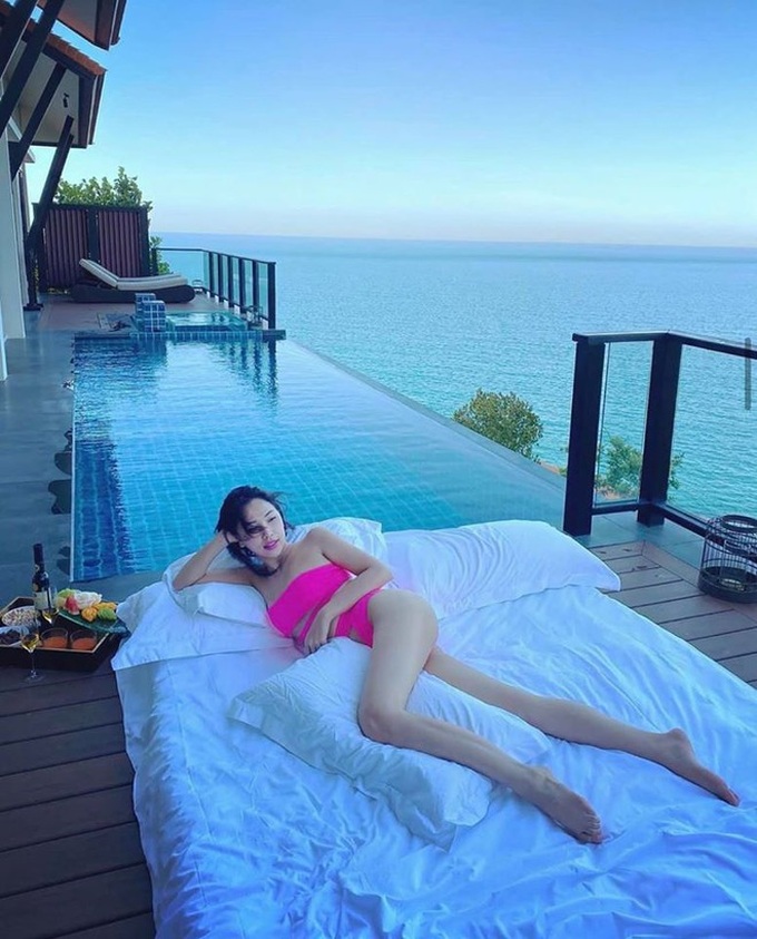 Nhan sắc người bạn thân thiết suốt 14 năm của Ngọc Trinh - Ảnh 8. Nhan sắc người bạn thân thiết suốt 14 năm của Ngọc Trinh - Ảnh 8.