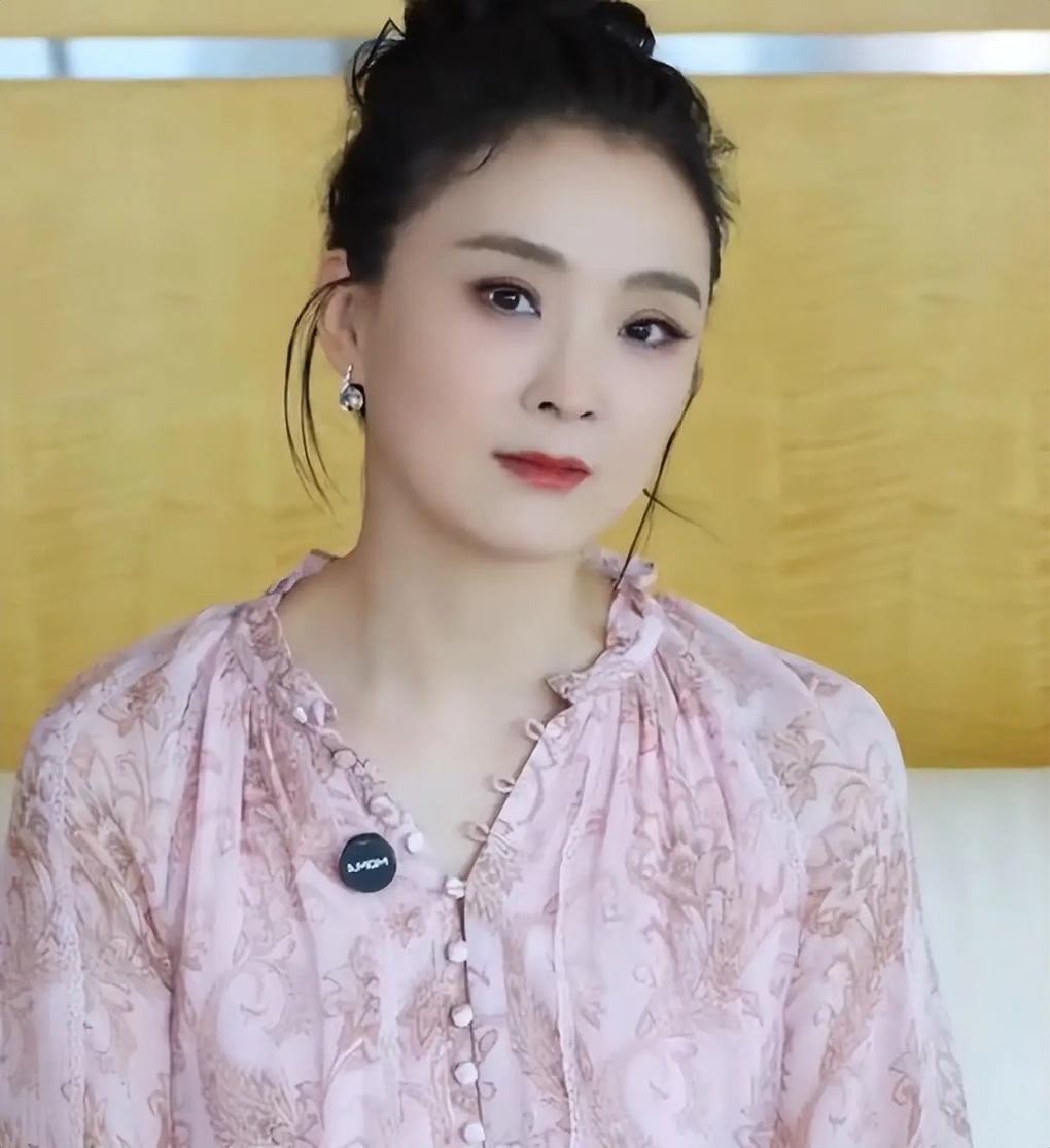 Tình Nhi phim Hoàn Châu cách cách và bi kịch hôn nhân nhà giàu - 4 Tình Nhi phim Hoàn Châu cách cách và bi kịch hôn nhân nhà giàu - 4