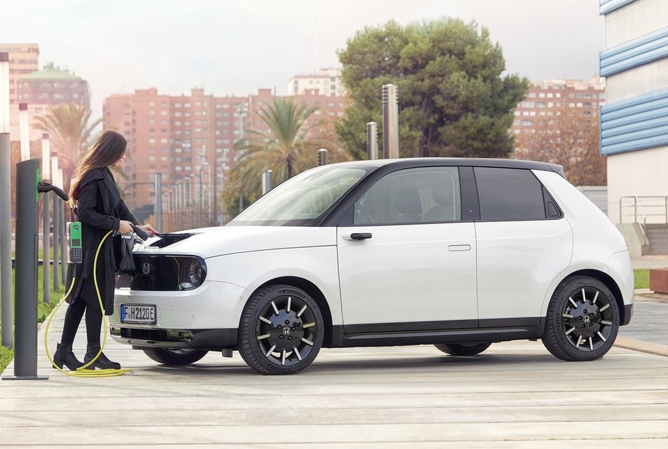 Honda E lách khe hẹp trên thị trường xe chạy điện - 2 Honda E lách khe hẹp trên thị trường xe chạy điện - 2