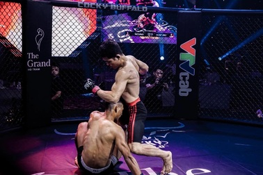 Võ sĩ Việt Nam giành chiến thắng tại giải võ thuật tổng hợp