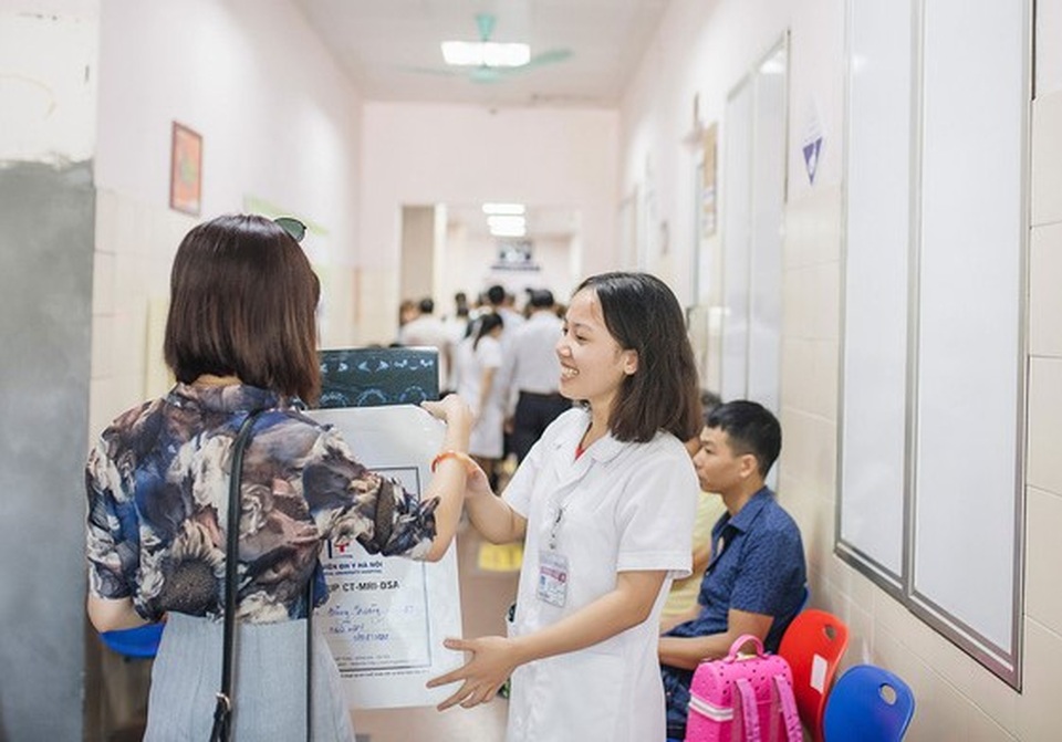 Hành trình thắp sáng niềm tin, đồng hành cùng các nữ thầy thuốc tương lai - 1 Hành trình thắp sáng niềm tin, đồng hành cùng các nữ thầy thuốc tương lai - 1