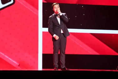 Bộ tứ The Voice "nổi da gà" vì chàng trai 18 tuổi hát giọng hoài cổ