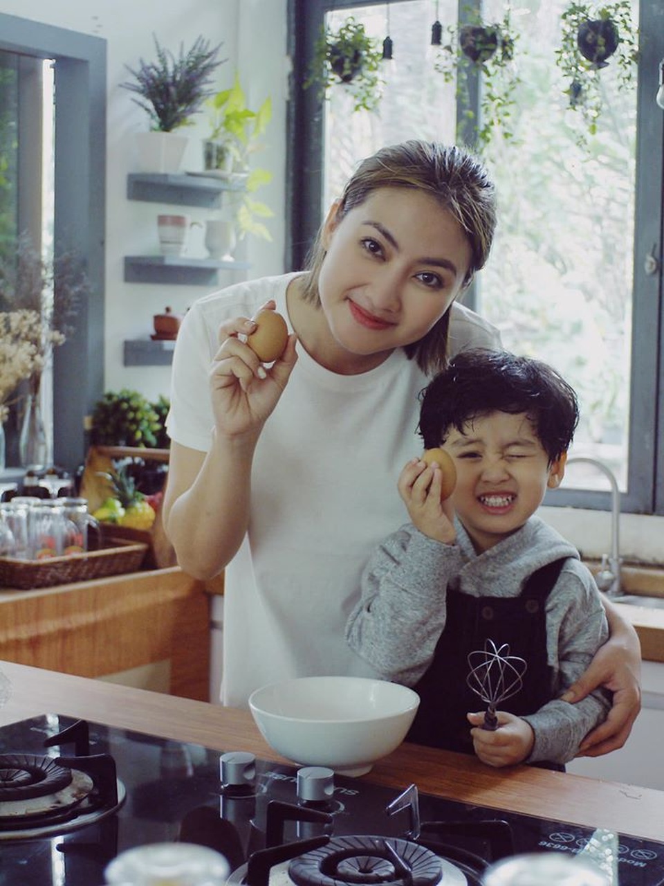 Diễn viên Ngọc Lan chia sẻ cách cùng con đi qua mùa dịch bệnh - 1 Diễn viên Ngọc Lan chia sẻ cách cùng con đi qua mùa dịch bệnh - 1