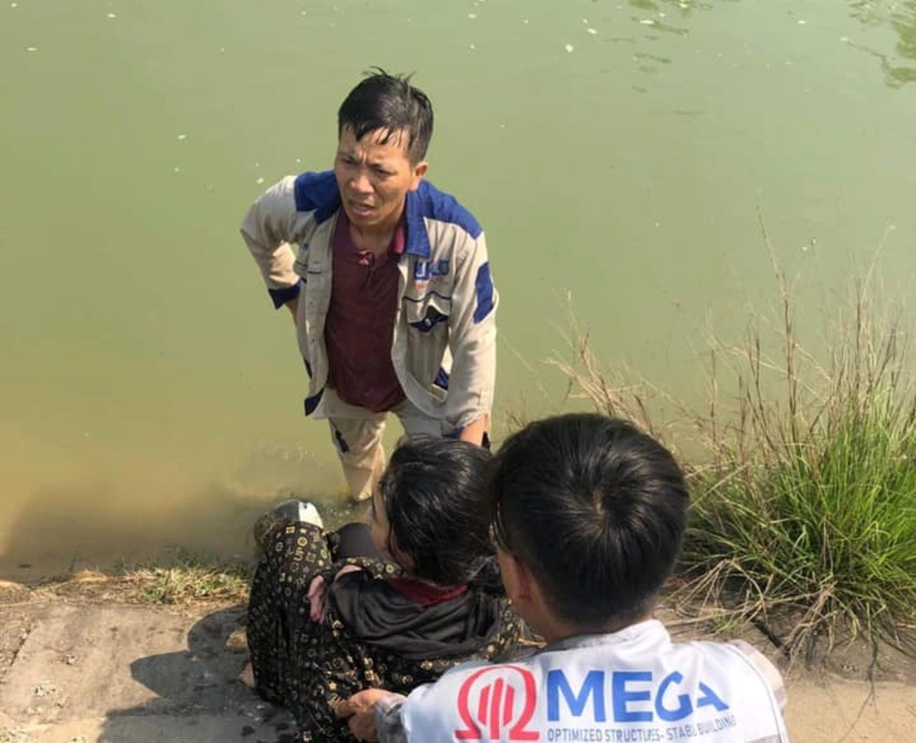 Nam kỹ sư vội rời đi làm sau khi cứu người đuối nước - 1 Nam kỹ sư vội rời đi làm sau khi cứu người đuối nước - 1