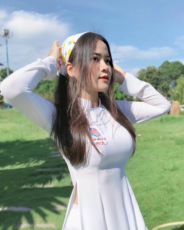 Điểm danh 7 gương mặt hot girl xinh đẹp nổi bật trong tháng 2 - 10