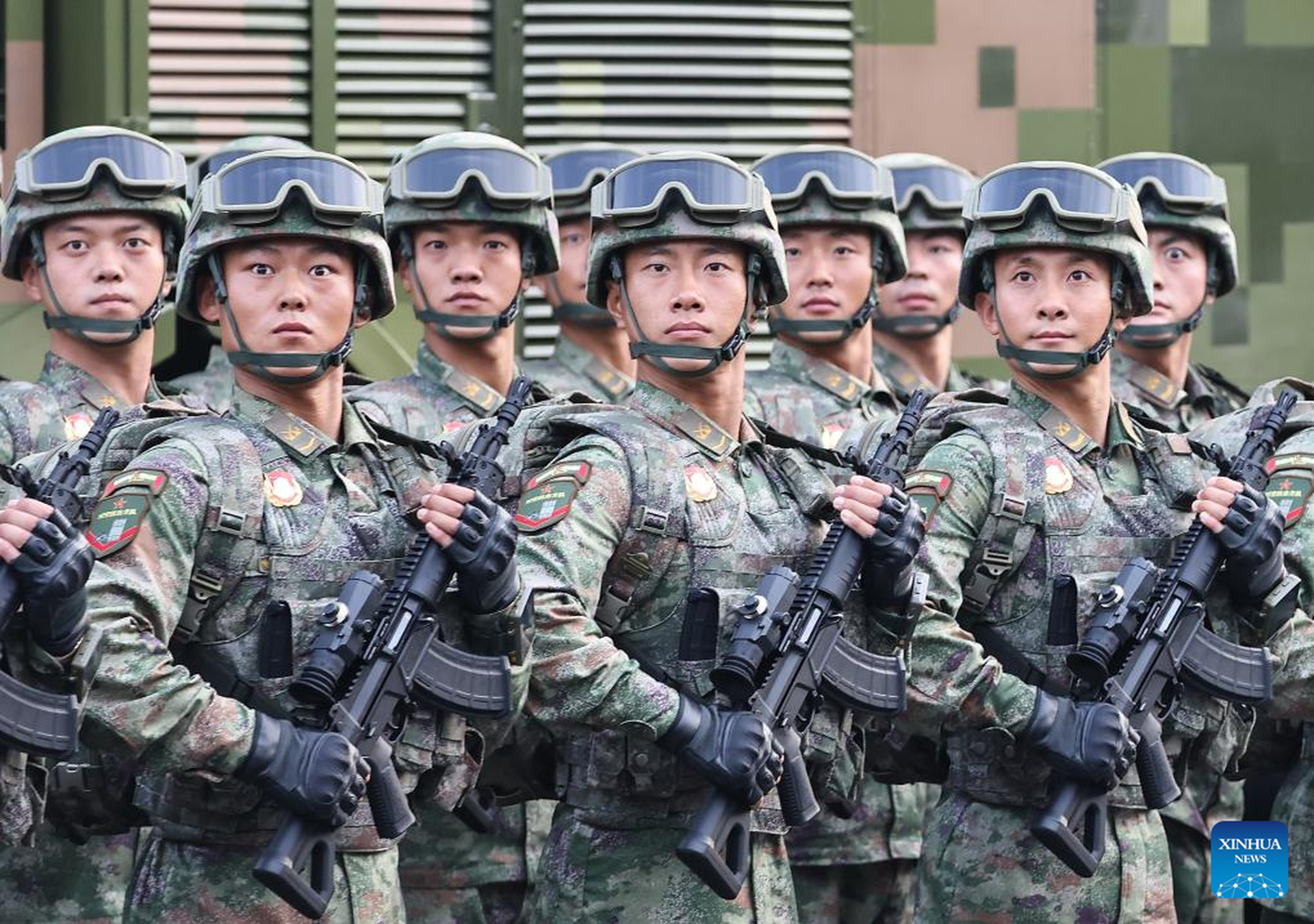 Cận cảnh lễ duyệt binh của Trung Quốc - 7 Cận cảnh lễ duyệt binh của Trung Quốc - 7