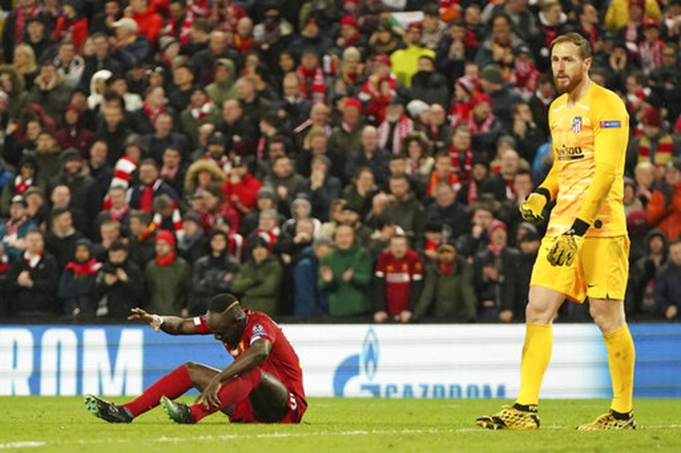 Liverpool 2-3 Atletico Madrid: Adrian mắc sai lầm khiến Liverpool bị loại - 8 Liverpool 2-3 Atletico Madrid: Adrian mắc sai lầm khiến Liverpool bị loại - 8