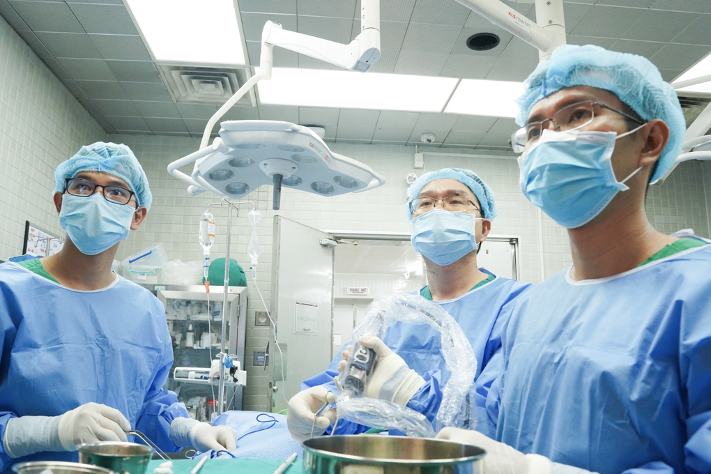 Lần đầu tiên ở Việt Nam, dùng hệ thống nội soi 4K mổ u tuyến yên khổng lồ - 3
