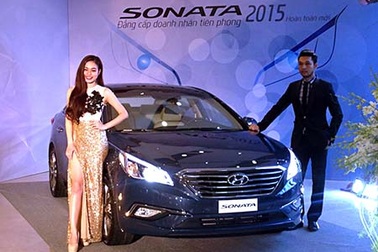 Hyundai Sonata 2015 có giá 1,06 tỷ đồng