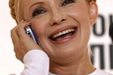 Mái tóc của “Nữ hoàng Cam” và cỗ máy tạo dựng hình ảnh