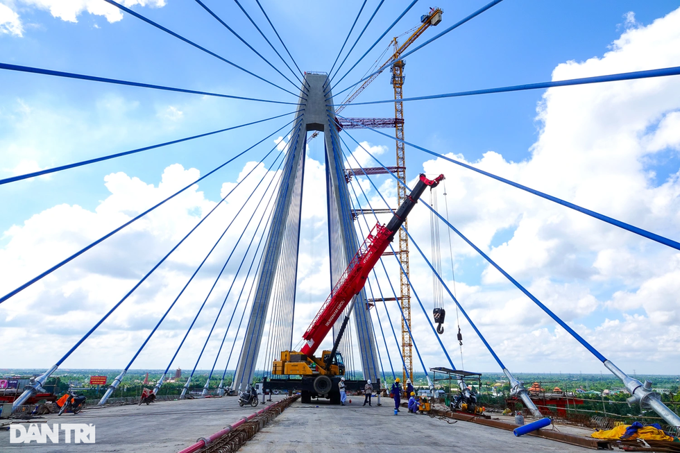 Cận cảnh cầu Mỹ Thuận 2 trước ngày hợp long - 4 Cận cảnh cầu Mỹ Thuận 2 trước ngày hợp long - 4