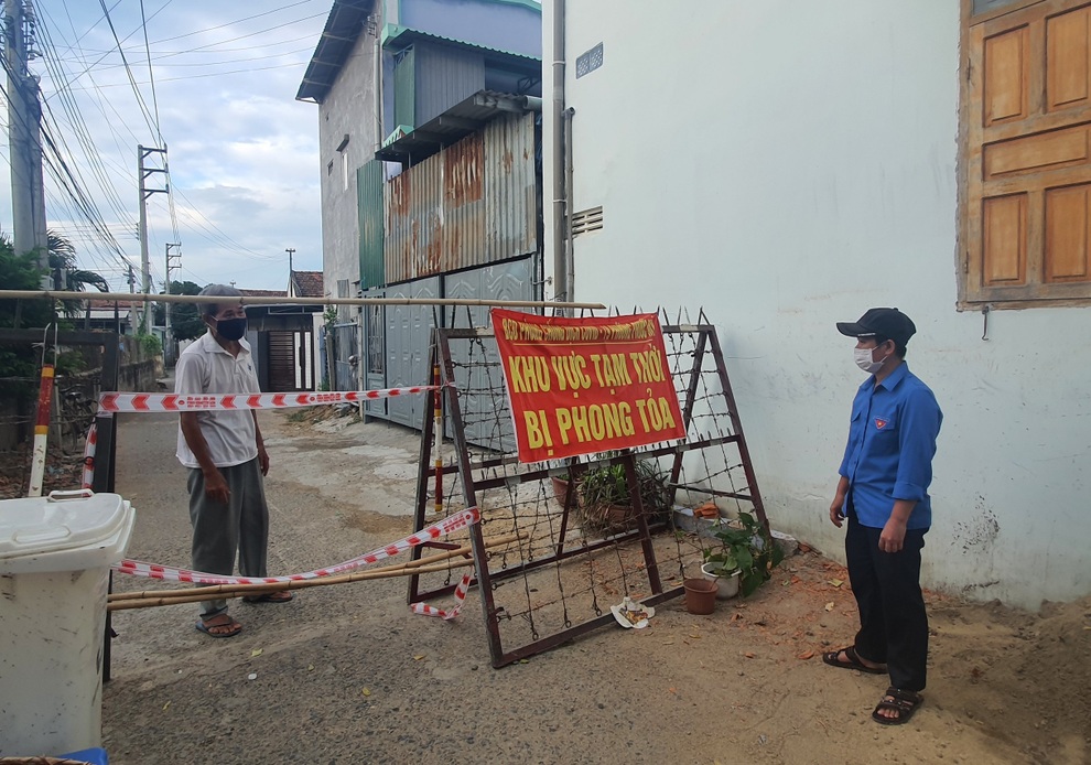 Để con nhỏ, mẹ già ở nhà, những nữ đoàn viên ra tuyến đầu chống dịch - 3 Để con nhỏ, mẹ già ở nhà, những nữ đoàn viên ra tuyến đầu chống dịch - 3