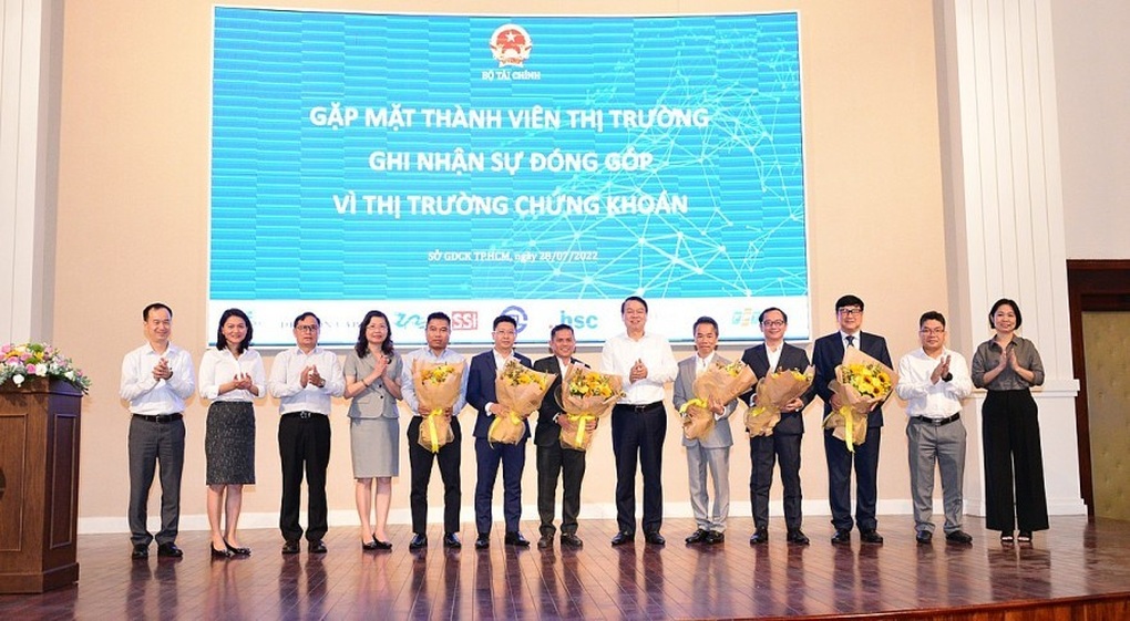 Nâng hạng thị trường chứng khoán: Chìa khóa quan trọng là công nghệ - 3 Nâng hạng thị trường chứng khoán: Chìa khóa quan trọng là công nghệ - 3