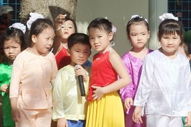 Trợ cấp cho nhà một bề con gái: Nhà có toàn con gái nói gì?