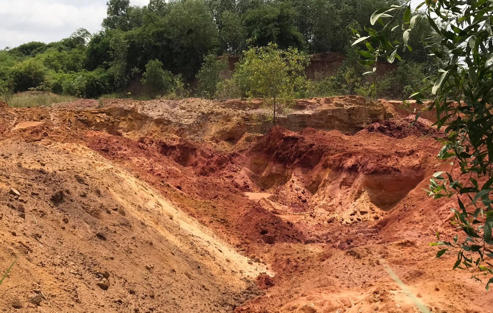 Khai thác khoáng sản trái phép, công ty của cựu CSGT bị điều tra - 5 Khai thác khoáng sản trái phép, công ty của cựu CSGT bị điều tra - 5