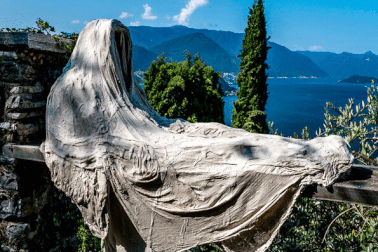 Những "con ma" đáng sợ trong lâu đài cổ