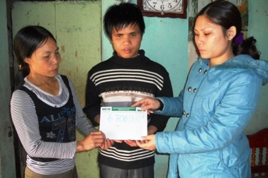 Món quà ý nghĩa đến với gia đình người phụ nữ bất hạnh 