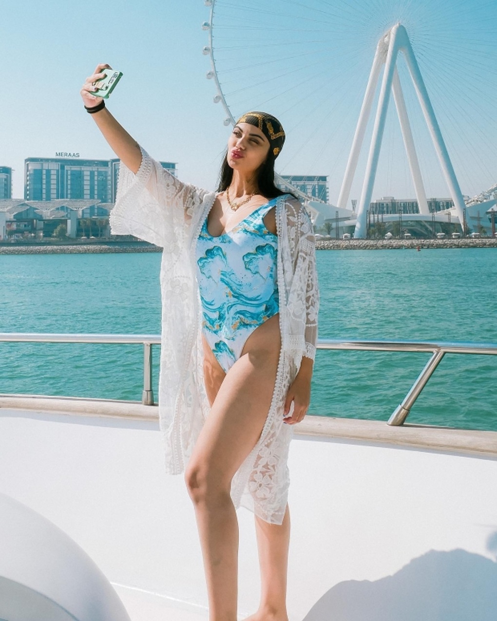 Vẻ đẹp nóng bỏng, cuốn hút của bạn gái tân binh đắt giá Chelsea - 3 Vẻ đẹp nóng bỏng, cuốn hút của bạn gái tân binh đắt giá Chelsea - 3