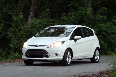 Ford Fiesta bản rẻ nhất giá 542 triệu đồng