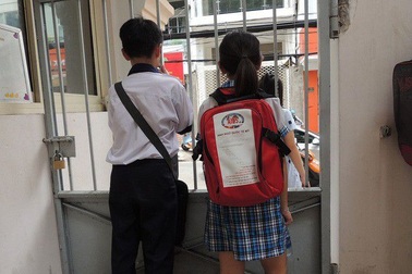 Học sinh bị giáo viên “bêu” vì điểm số