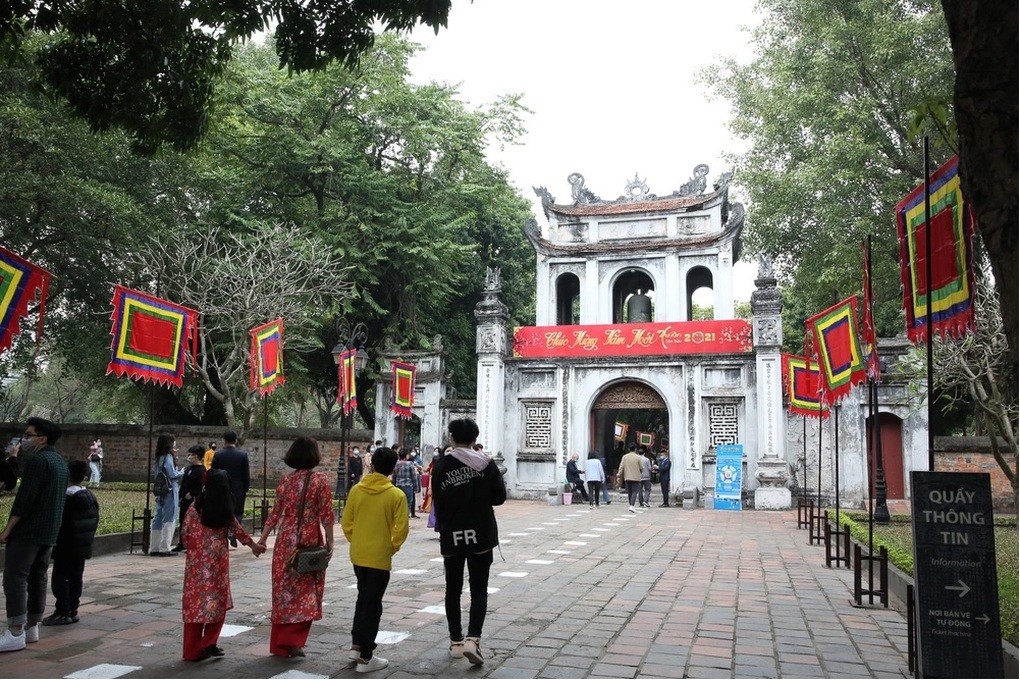 Biến hội chợ xuân thành đặc sản của du lịch Hà Nội - 2 Biến hội chợ xuân thành đặc sản của du lịch Hà Nội - 2